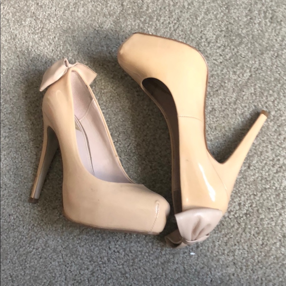 Dolce vita bow heels